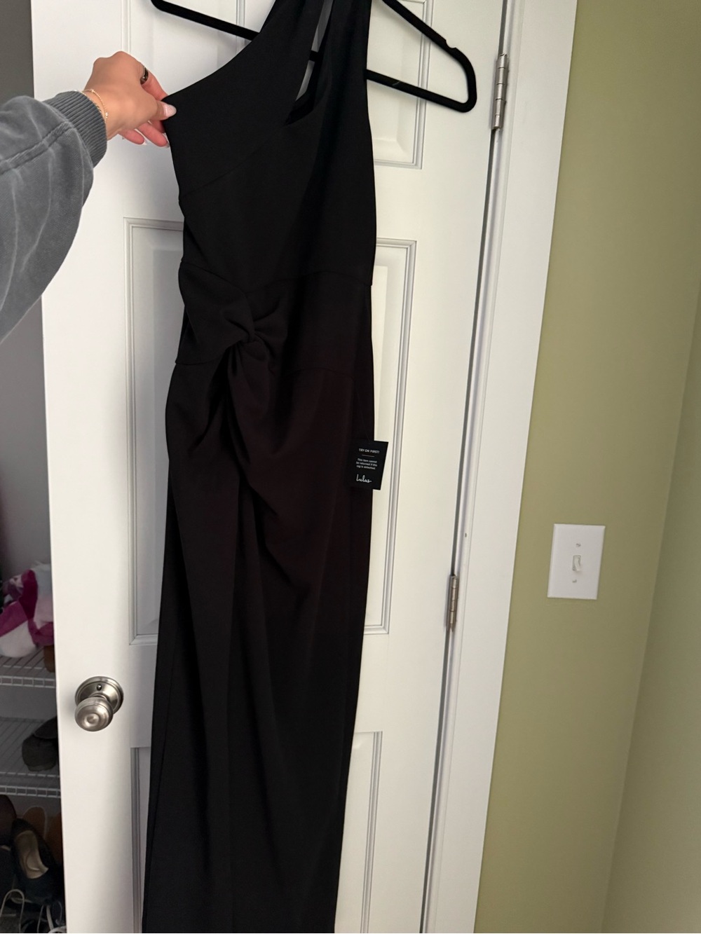 Lulu's Black One-Shoulder Twist-Front Jumpsuit